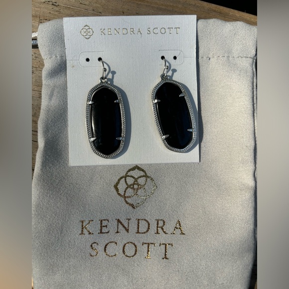 Kendra Scott bundle of 4 pairs of earrings - Picture 4 of 5